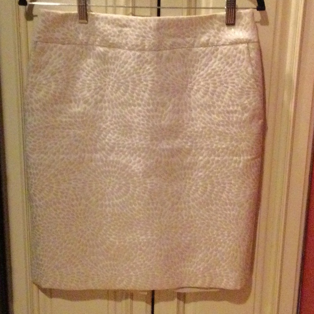 Pattered Iridescent Cream Skirt Loft 4 NWOT